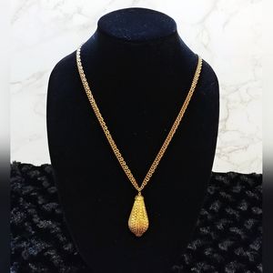 Vintage Retro 70s Celebrity NY Goldtone Chain & Chain Mesh Pendant